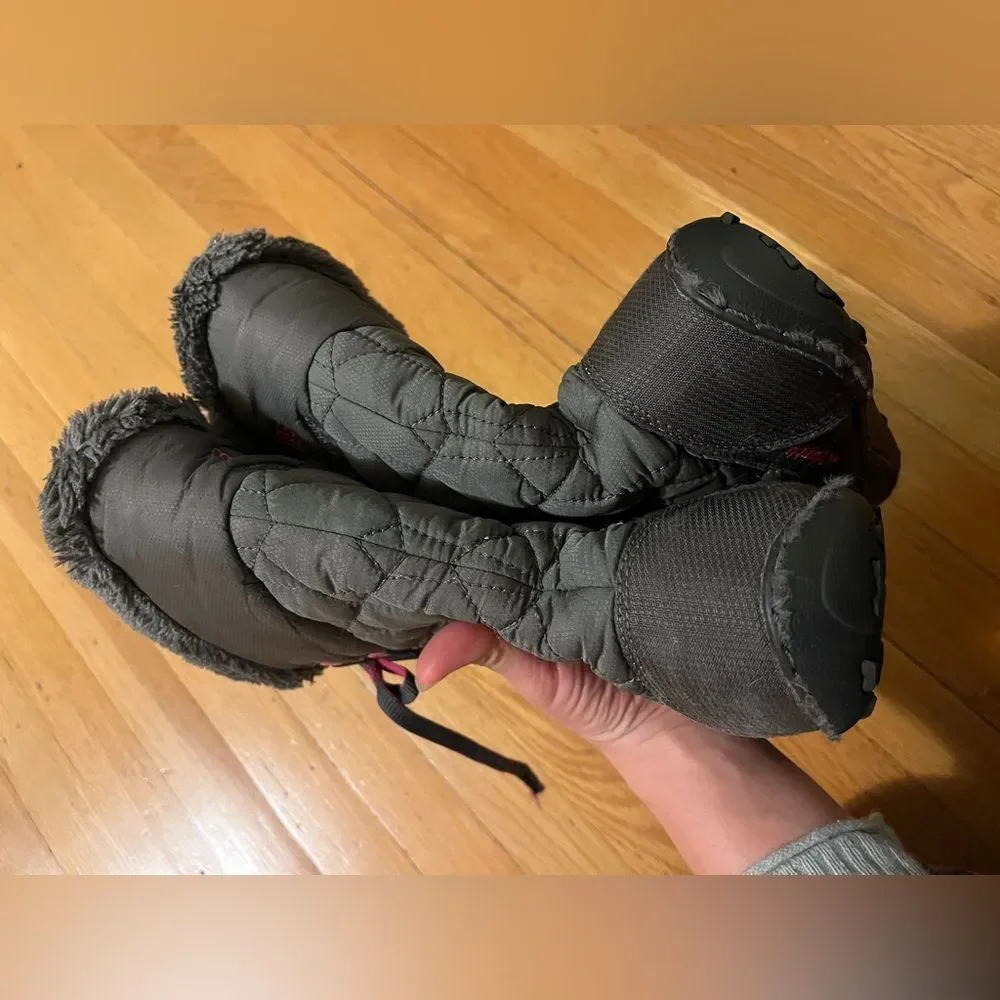 Columbia Youth Girl’s Minx Mid II Lace Up Winter Snow Boots Size 3 pink grey